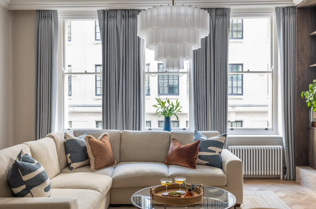 ترندهای طراحی داخلی ۲۰۲۶ با بافت‌های طبیعی و رنگ‌های گرم